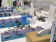 -诺柯视眼镜-蔡司依视路官方工厂店(淞南一店)
