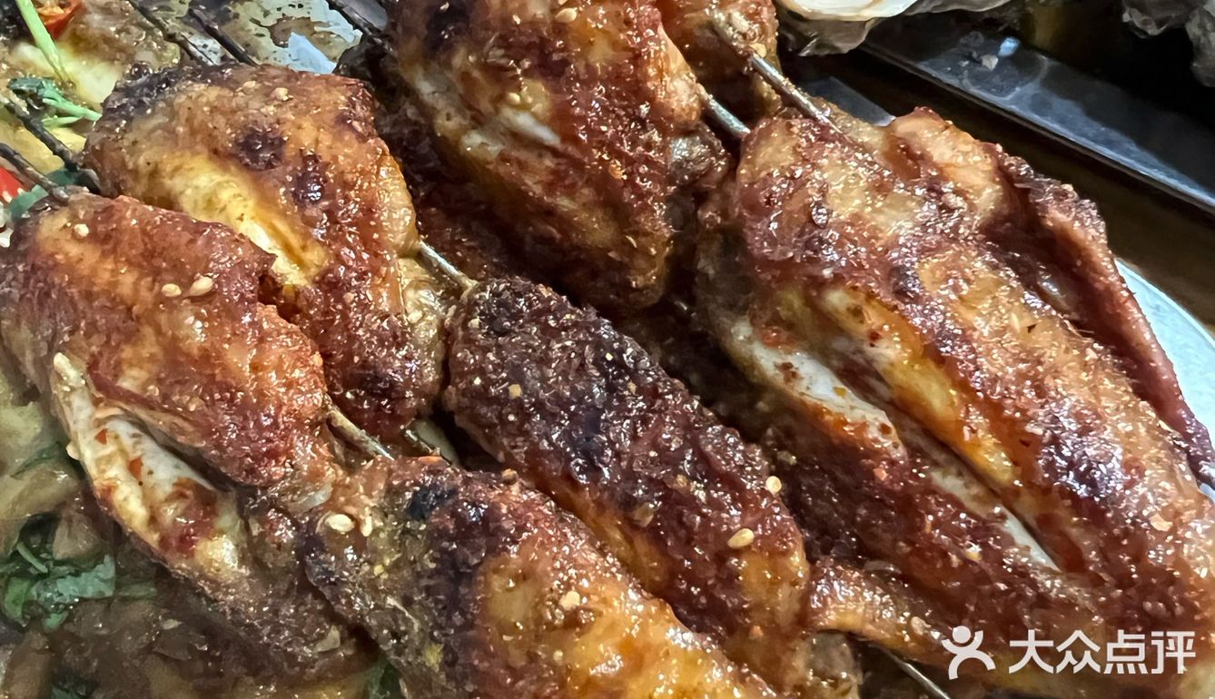 朋友带我觅食的超好吃的东北烧烤！