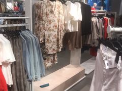 -H&M(鹏欣水游城店)