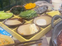 -赵美丽·重庆社区火锅·直营店(火车东站·中豪国际店)