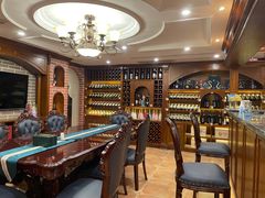 -蓝菲1819进口红酒庄(中环财富广场店)