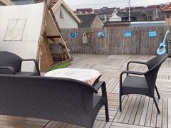 -小草屋轰趴馆别墅派对新场团建家庭聚会