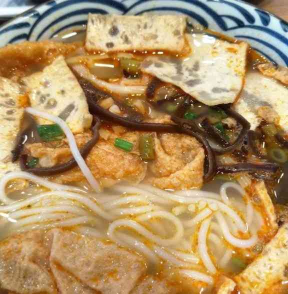 螺师爷61嗦螺粉(上社店)-"这家店开了几年了,现在是装修过的价格也.