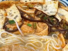 炸猪肉饼高汤嗦螺粉-笋爷高汤嗦螺粉·螺蛳粉(上社店)