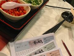 -鲜入围煮花胶鸡海鲜火锅
