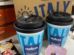 -LAVAZZA 拉瓦萨咖啡(北外滩来福士店)
