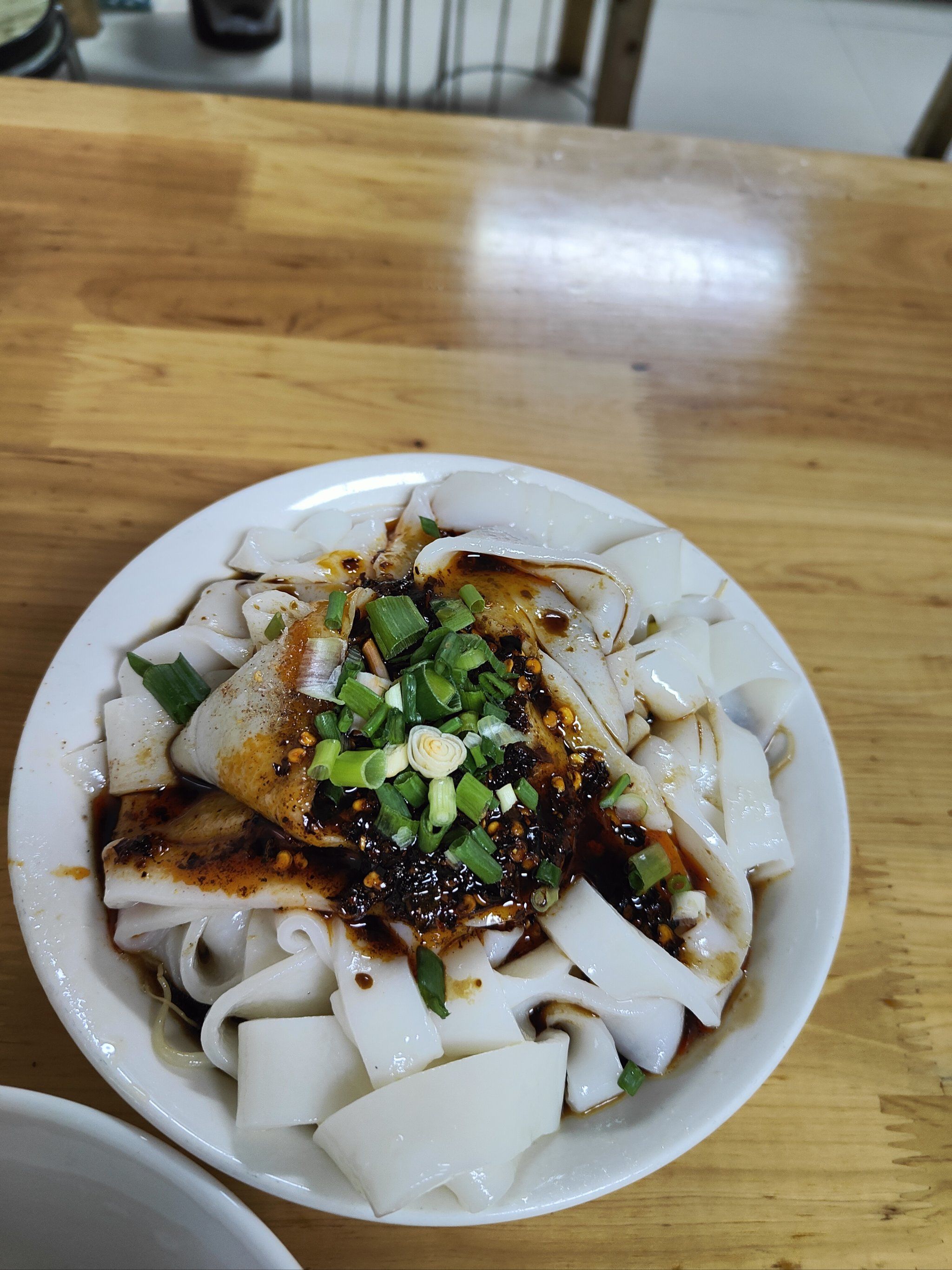 四川省广元地级市美食是蒸凉面和核桃饼.蒸