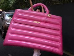 -爱革·洗衣改衣·洗鞋修鞋·洗包修包·奢侈品护理(宝地广场店)