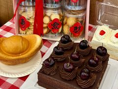 -红宝石·鲜奶小方·海派西点房(南丹店)