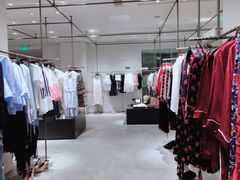 -URBAN REVIVO(欢乐海岸购物中心店)