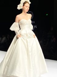 -Renee芮亦婚纱(原丽莎)