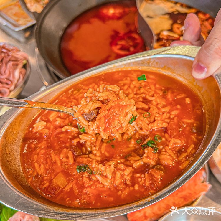 深圳这家重庆火锅韭菜腰丝瀑布好吃到跺脚脚