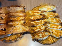 -阿洪锅贴王(小吃城店)