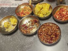 -草家酱蟹炭火烤肉店(珲春南路二店)