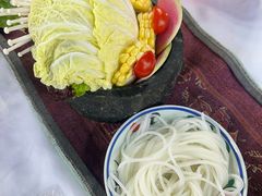 -刘姐啤酒鱼民族演艺餐厅(西街总店)