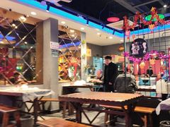 -老街烧烤大排档·地道湖北菜·龙虾馆(汉口火车站店)