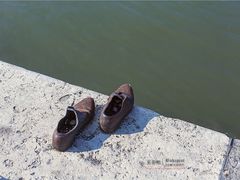 -多瑙河畔鞋履雕塑