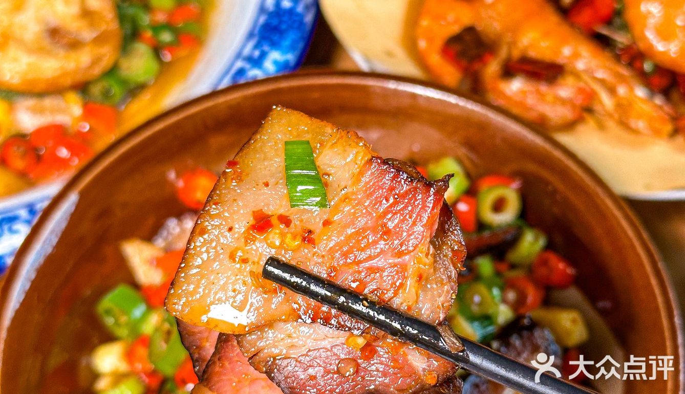 终于有能让我吃饱的中式小酒馆了，开始炫饭