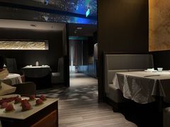 -左庭右院鲜牛肉火锅黑金店(陆家嘴中心店)
