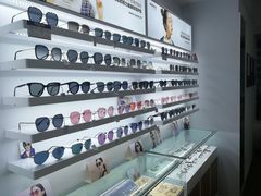 -视野联行眼镜•蔡司•依视路(温江店)