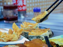 鲜肉韭菜煎饺-芬芳甜品(同福路店)