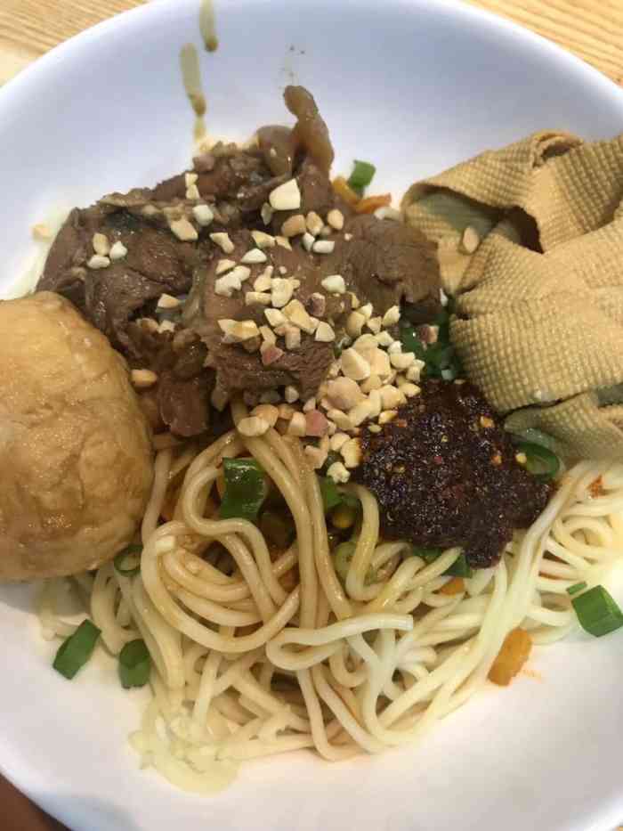 汤师傅热干面(bda店)-"第一次吃热干面体验是真的很不错,那天中午.