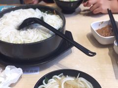 -灵芝妹子海鲜米线(劳动公园店)