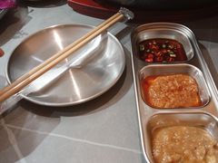 -围炉肉舍•炭烤活鳗•丹东海鲜烤肉(步行街店)