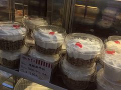 -红宝石·鲜奶小方·海派西点房(南丹店)