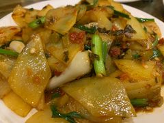 酸菜炒土豆片-88号小吃店·经典云南菜·地道纳西美食