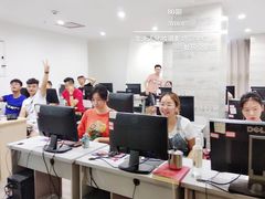 -金夫人化妆摄影职业培训学校