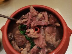 汽锅牛展-沙龙酒家