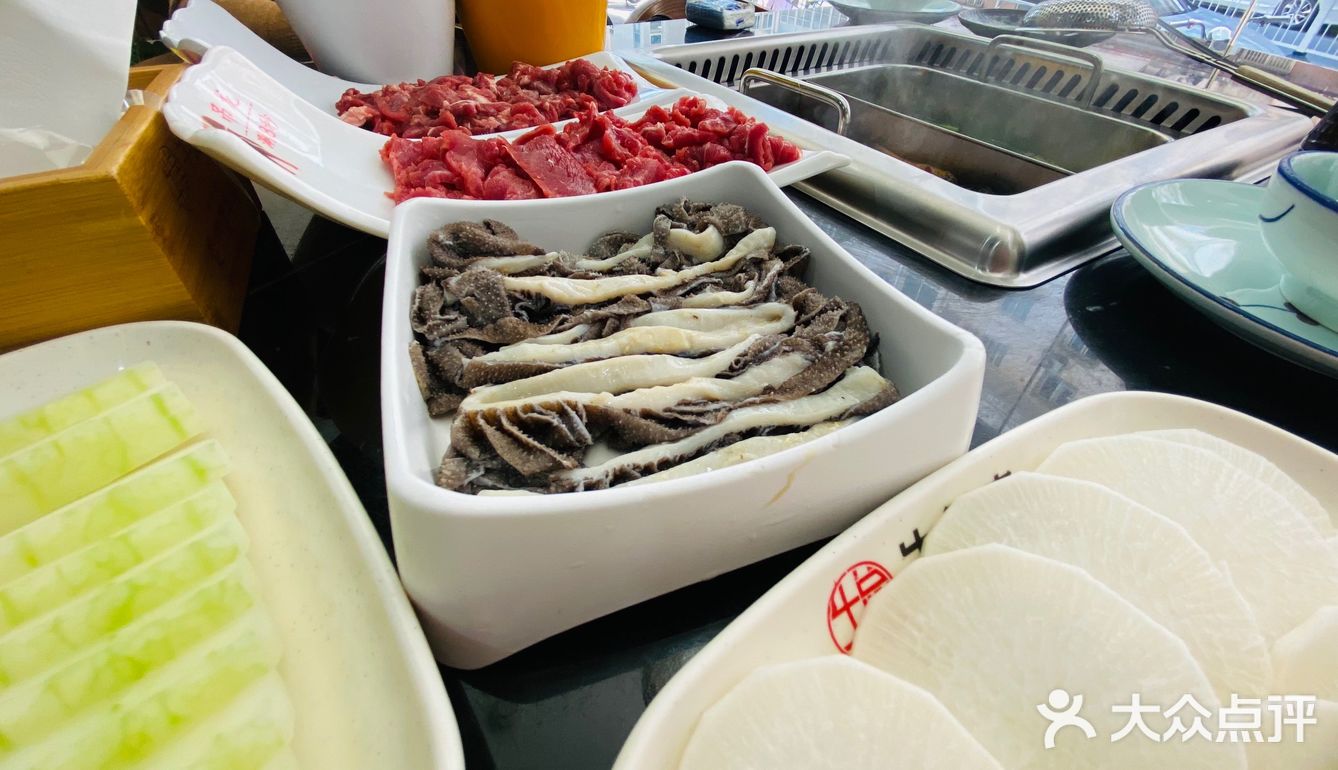 玩完玄武湖正好过来吃了。- 吊龙非常嫩，肉质非常不错