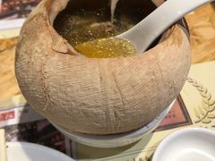 泰国椰皇炖乌鸡汤-陈鹏鹏潮汕菜(欢乐海岸 海边景观店)