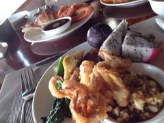 -荣誉国际酒店-云顶旋转餐厅