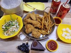 -BHC炸鸡(明洞总店)