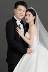-喜爱高定婚纱摄影