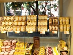 面包甜点陈列柜-好利来(团结湖店)