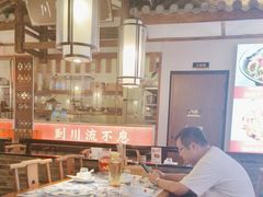 -川流不息·地道川菜·小龙虾(新松江路店)