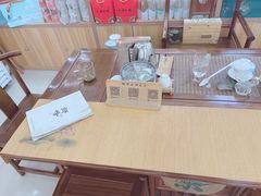 面包甜点陈列柜-浙茶集团狮峰·西湖龙井·杭州特产(莫干山路专卖店)