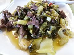 酸菜炒牛肉-年辉渔村
