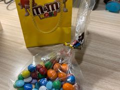 -m豆巧克力世界(上海世茂广场店)