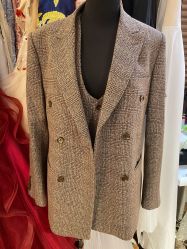 -Flora婚纱礼服定制租赁店