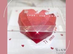 法式淡奶油慕斯蛋糕-爱上花开·蛋糕·安佳动物奶油轻奢私人定制(凯德店)