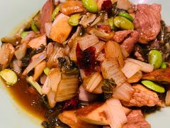 爆腌菜边笋肉片-虎哥私房菜(馒头山店)