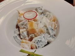 鲜果沙拉虾球-水月周庄铂尔曼酒店-水月荟中餐厅