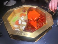 鸳鸯锅-蜀九香火锅(彩虹店)