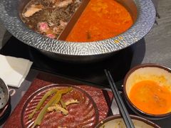 -牛YO寿喜烧·铁板烧和牛火锅自助(市府恒隆店)