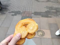 纯奶中蝴蝶酥-上海哈尔滨食品厂(淮海中路店)