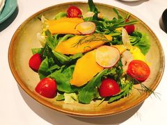 芒果牛油果大虾色拉-乐意坊Alla Torre意大利手工披萨(陆家嘴旗舰店)